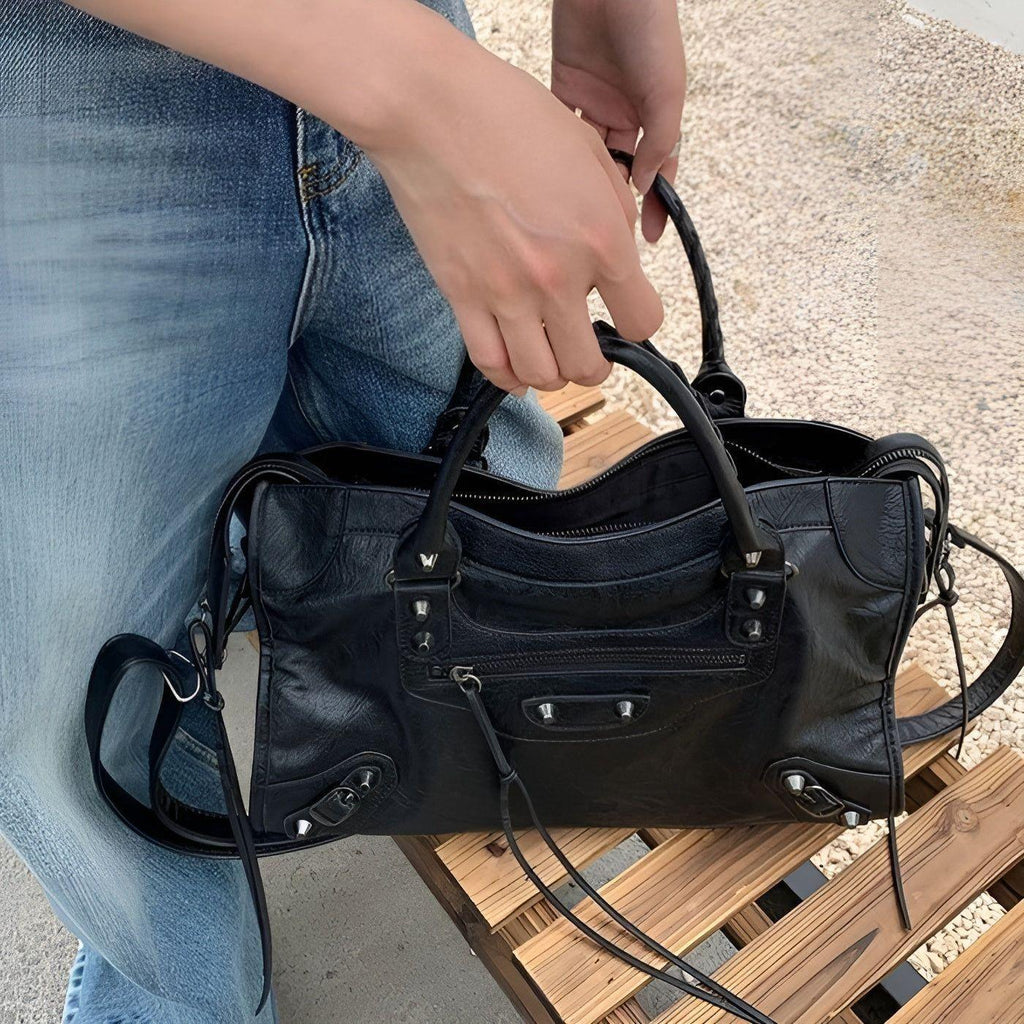 Salome Bag Spacious Handbag in PU Leather Black | ventumra