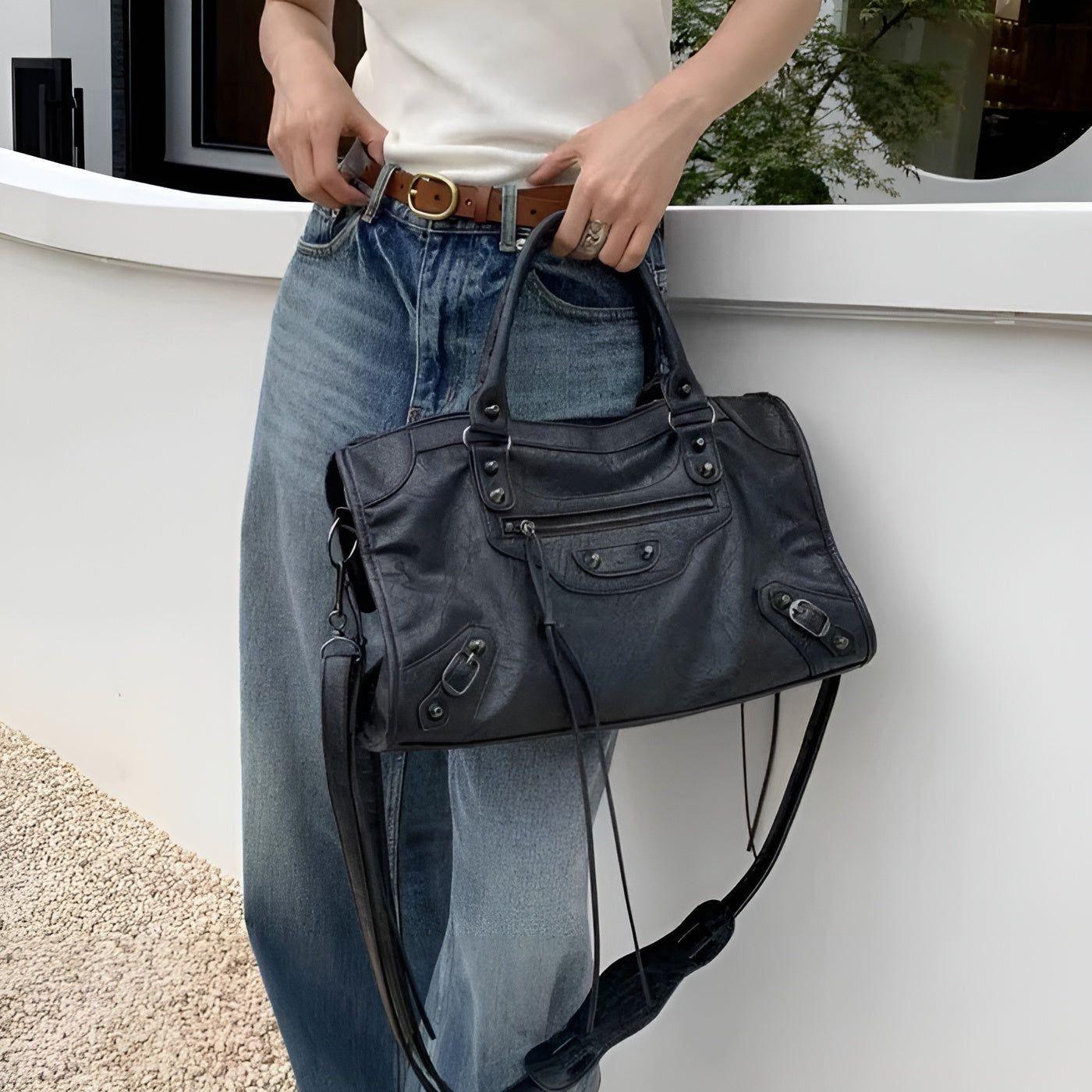 Salome Bag Spacious Handbag in PU Leather Black | ventumra