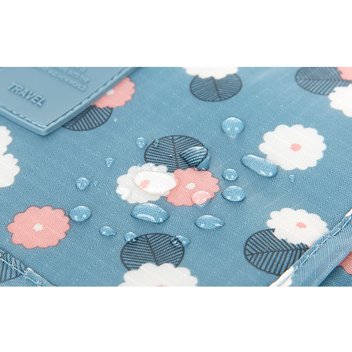 Travel Cosmetic Bag Waterproof & with Hook Foldable & Padded For Women & Men | ventumra