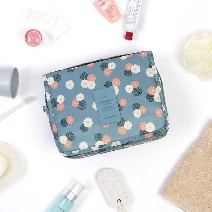 TravelEase Toiletry Bag Water-Resistant and Organized Travel | ventumra