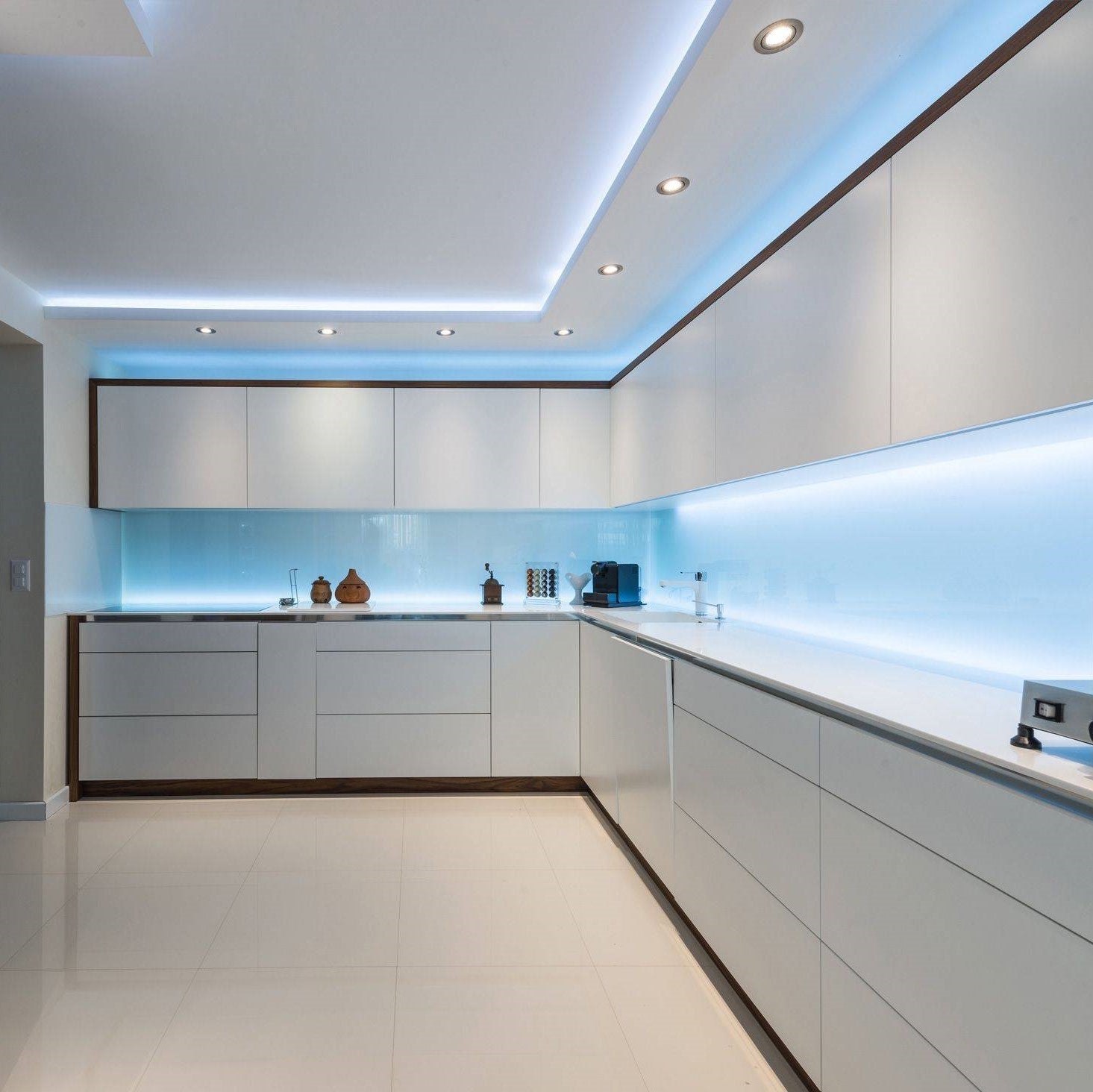 Wireless Motion Sensor LED Strip - LumaStrip | ventumra
