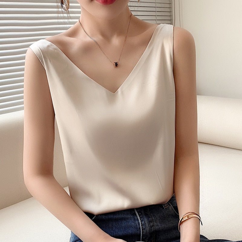 Luxurious V-Neck Silk Tank Top | ventumra